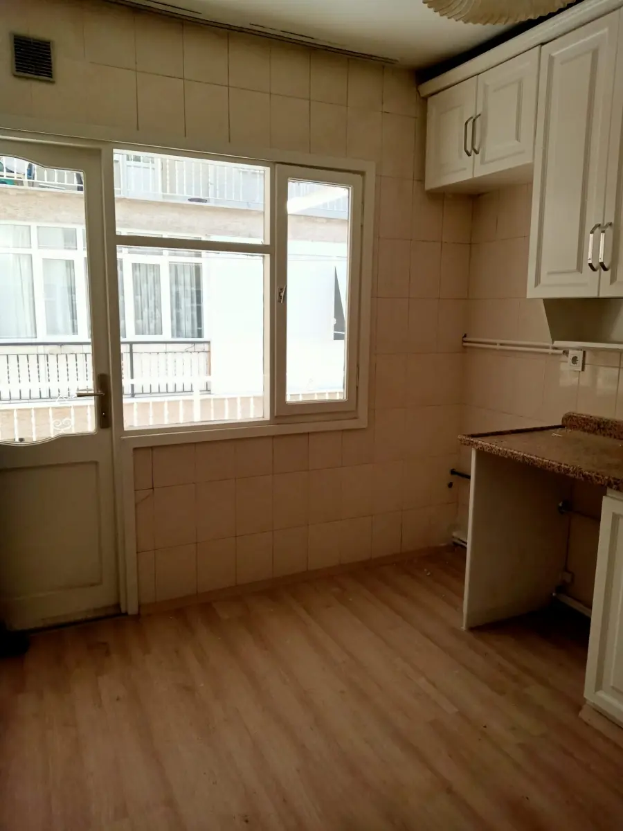 KİRALIK EŞYALI DAİRE  TURGUTLU – MEVKİ YERDE  KARPUZ KALDIRAN PARKI CİVARI - Fotoğraf 9