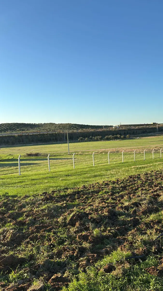 SATILIK ARAZİ  SINIRLI KÖY GİRİŞİ – OTOBAN YANI - Fotoğraf 8