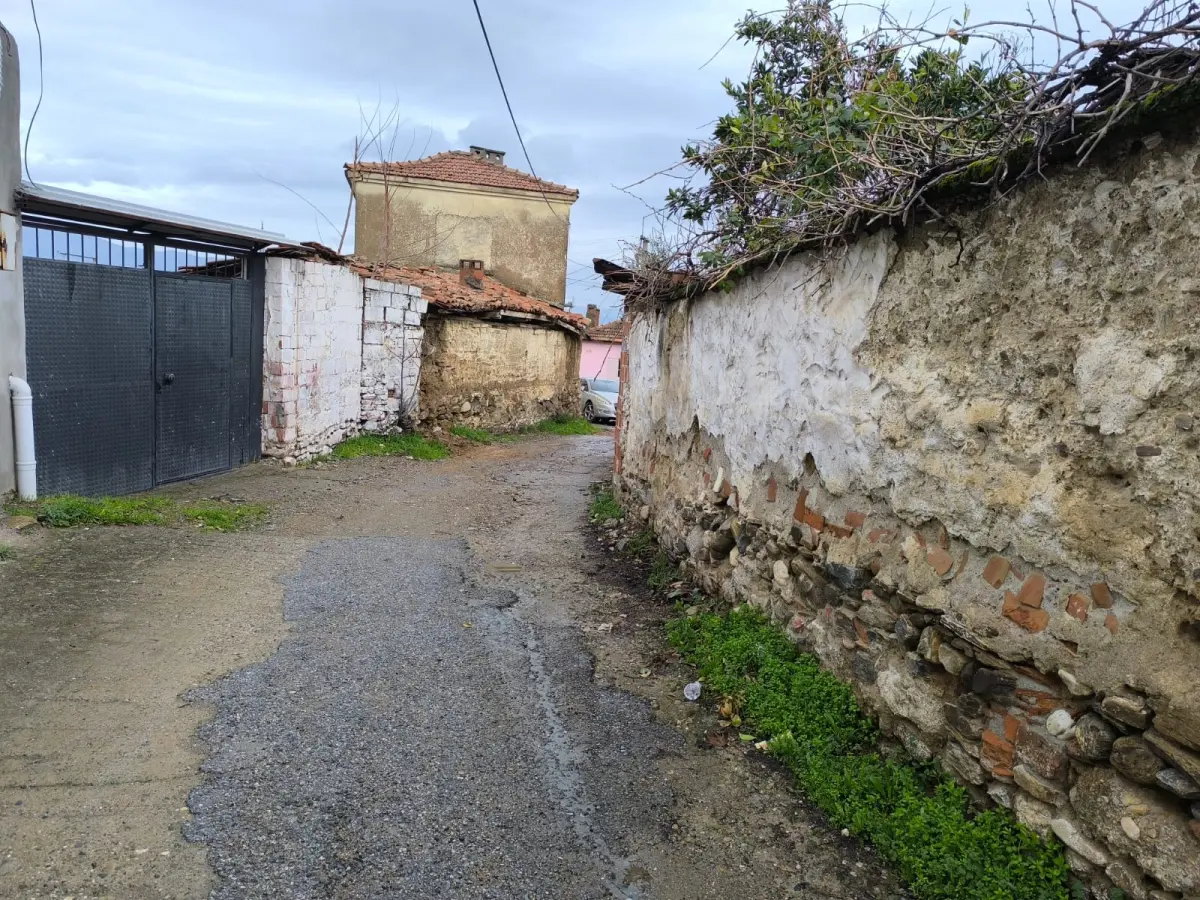 TURGUTLU DERBENT – KÖYÜN İÇİNDE 180 M² ARSA – - Fotoğraf 9