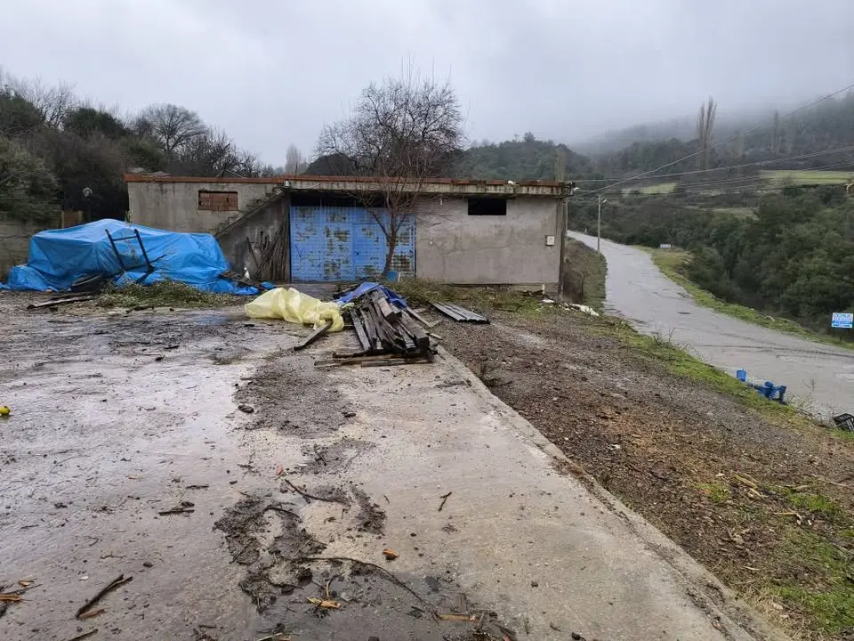 ACİL SATILIK KÖY İÇİNDE  455 M² ARSA İÇİNDE TEK TAPU  FİYAT: 2.200.000 TL HACI KÖSELİ KÖYÜ - Fotoğraf 3